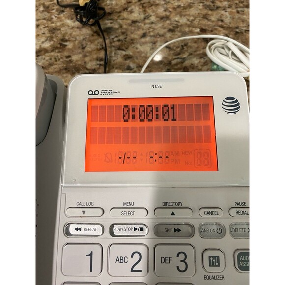 Abridged Big Button/Big Display Digital Telephone /Answering System W Caller ID - Picture 4 of 9